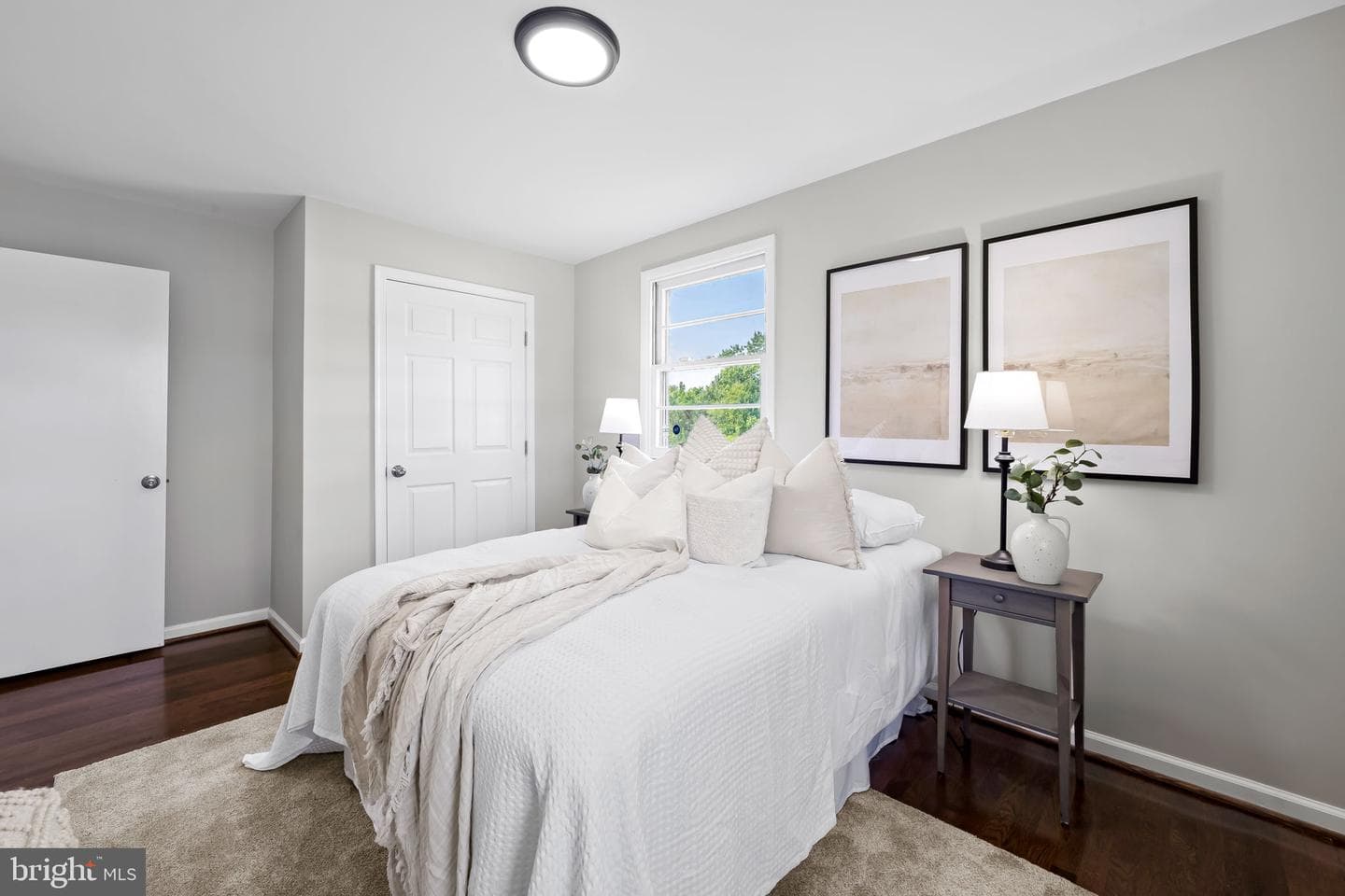 900 Essex Square photo 21