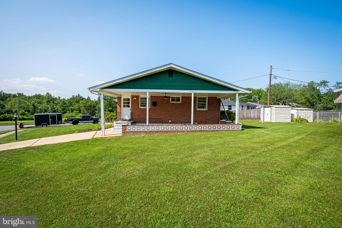 900 Essex Square photo 37