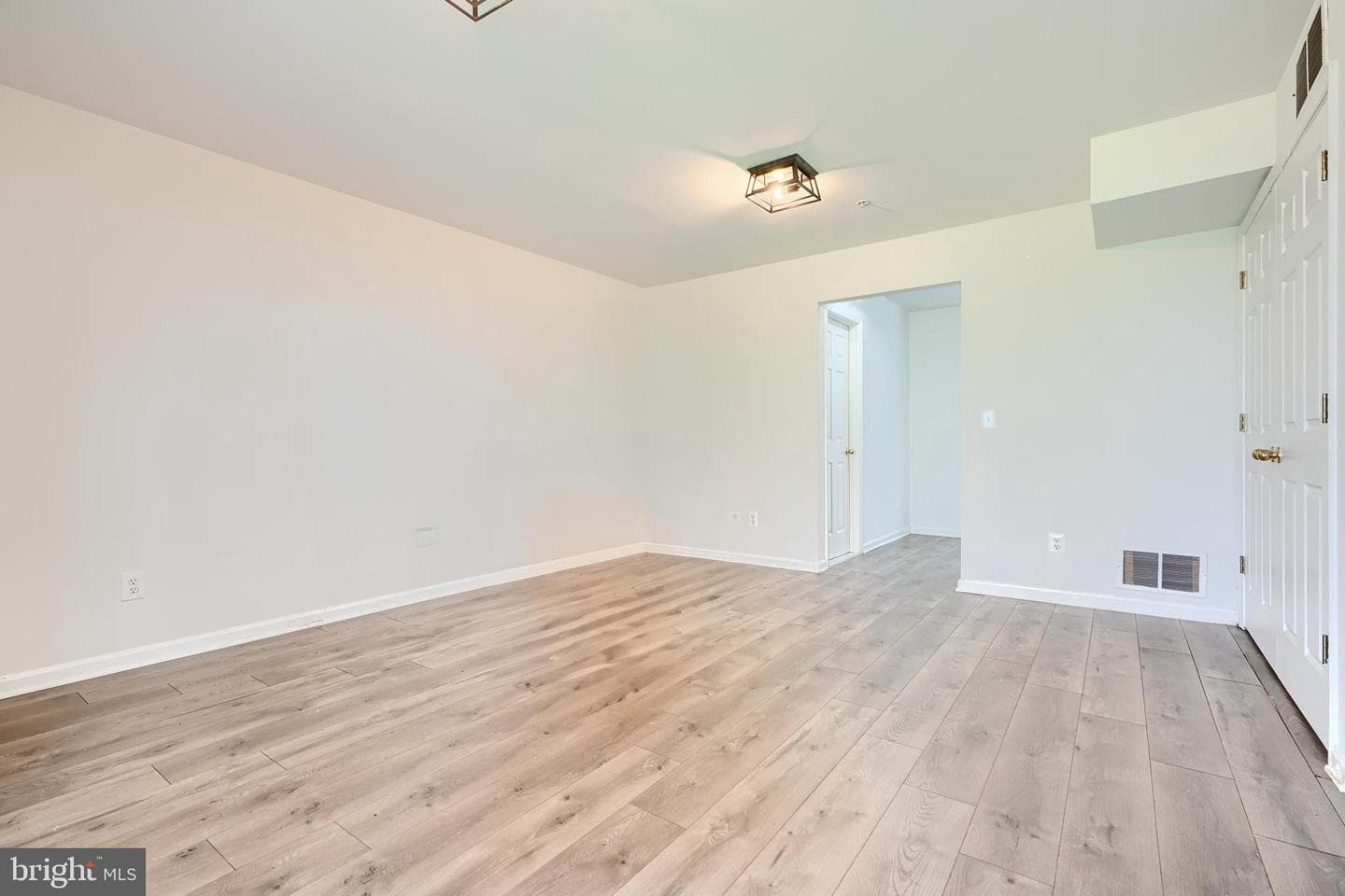 687 Seawave photo 10