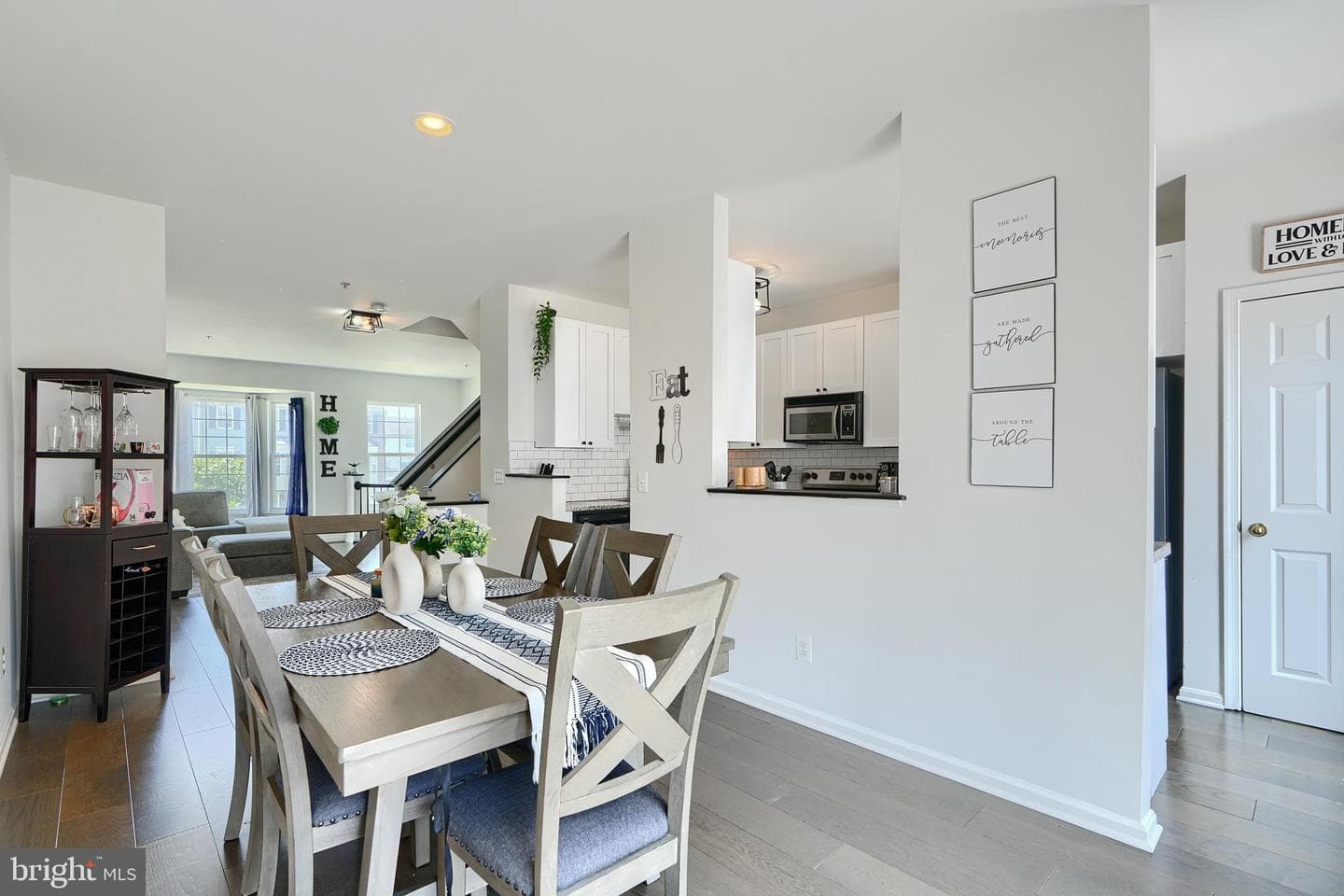 687 Seawave photo 24