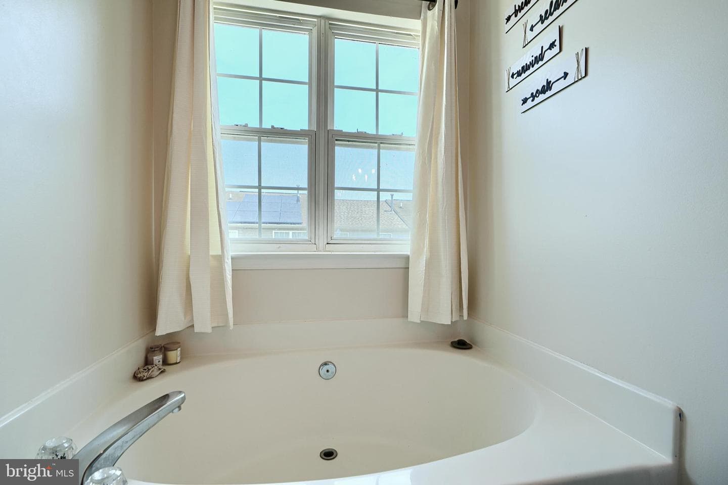 687 Seawave photo 37