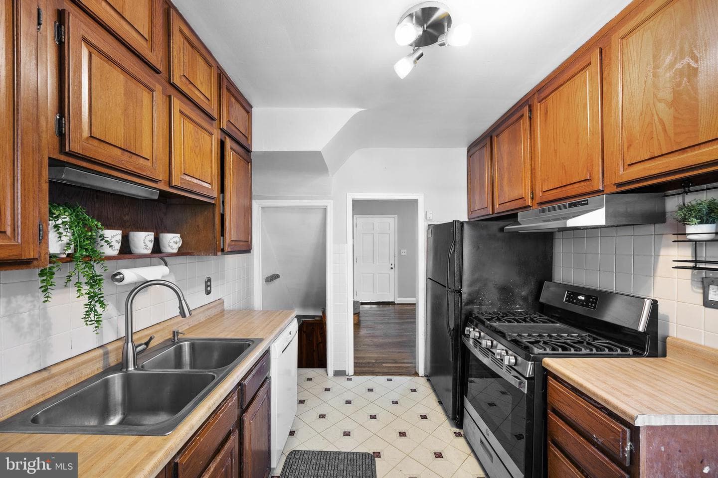 37 Briarwood Road photo 15