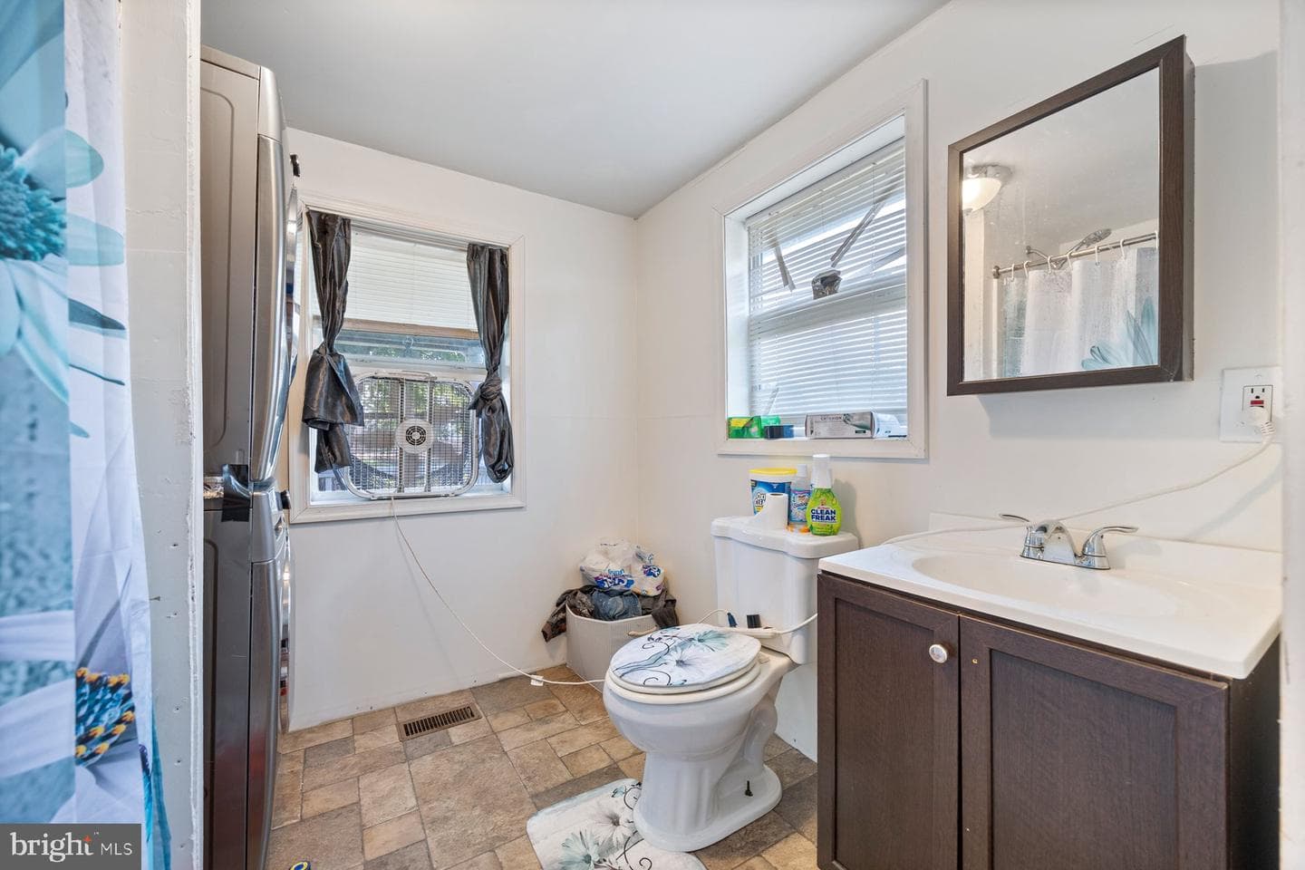 315 Riverside Drive photo 21