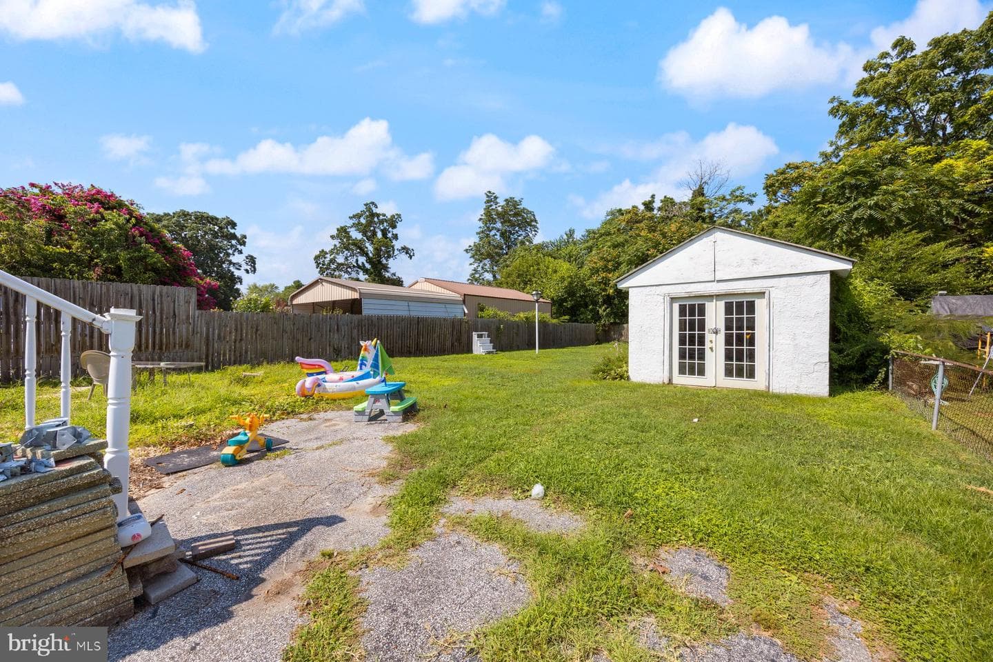 315 Riverside Drive photo 29