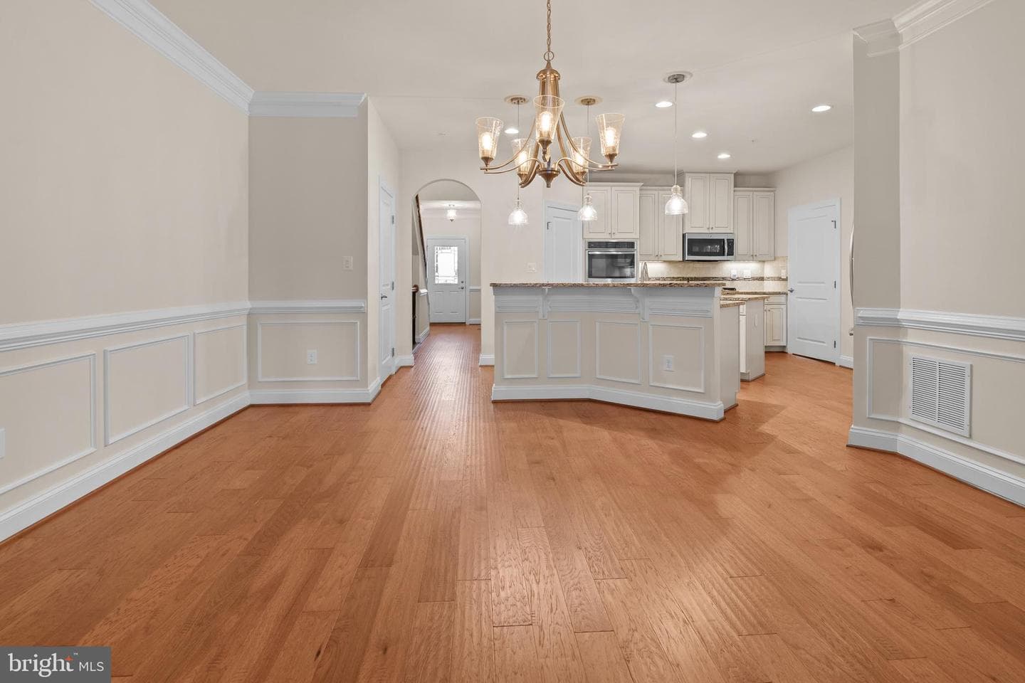 6923 Summit Circle photo 4