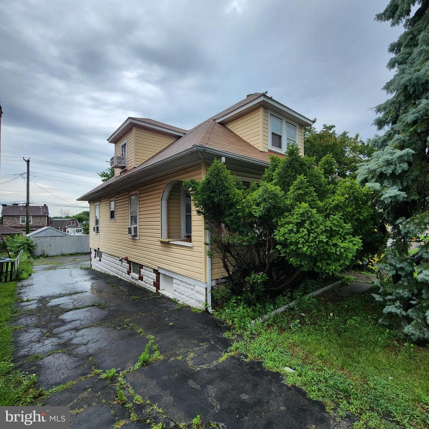 6818 Holabird Avenue photo 2