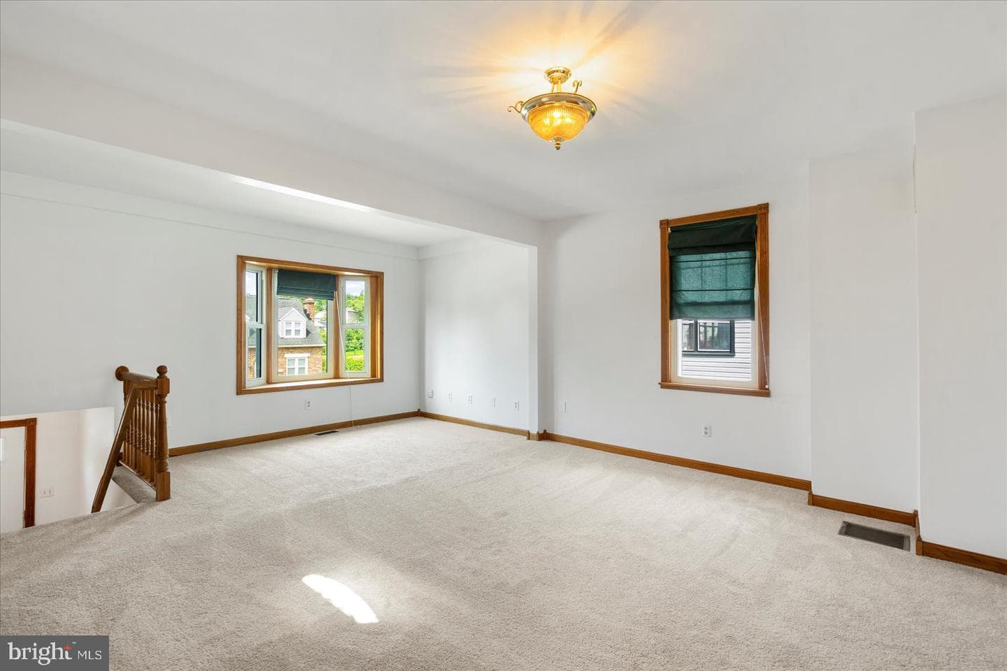 24 Henry Avenue photo 13