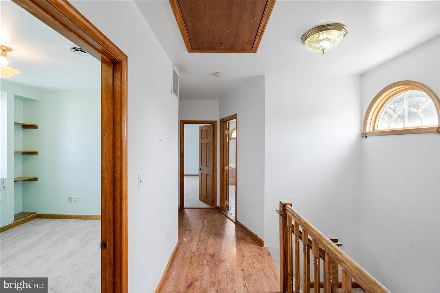 24 Henry Avenue photo 16