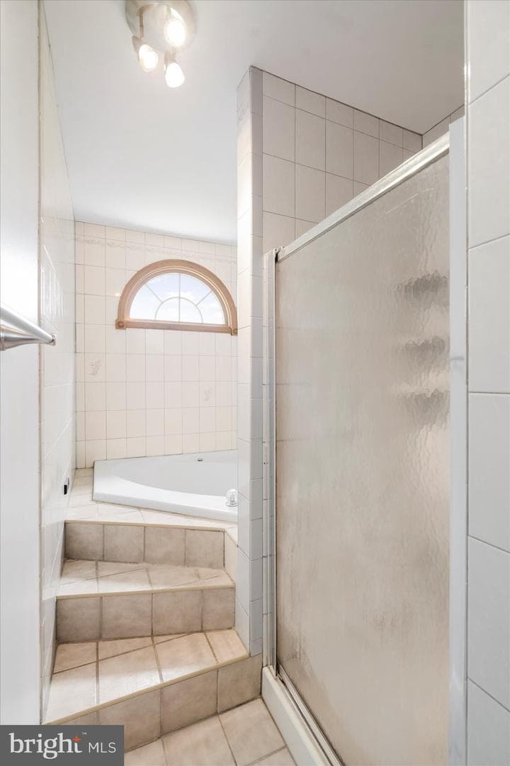 24 Henry Avenue photo 19
