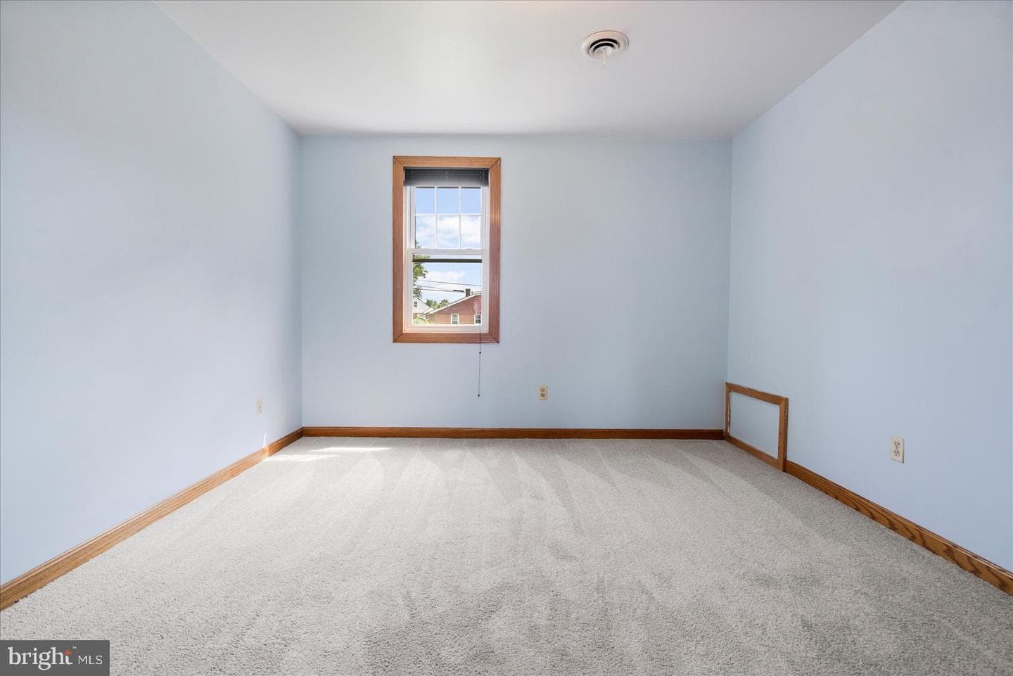 24 Henry Avenue photo 22