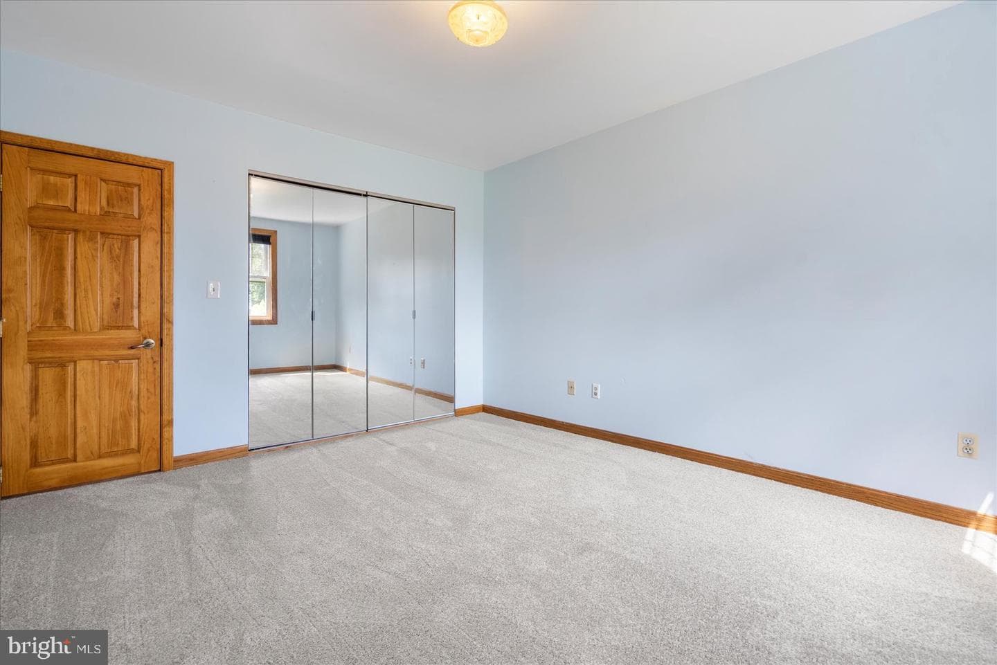 24 Henry Avenue photo 23