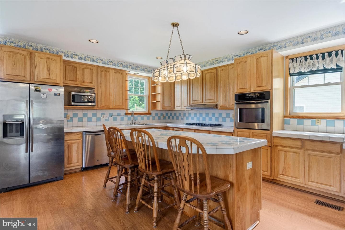 24 Henry Avenue photo 6
