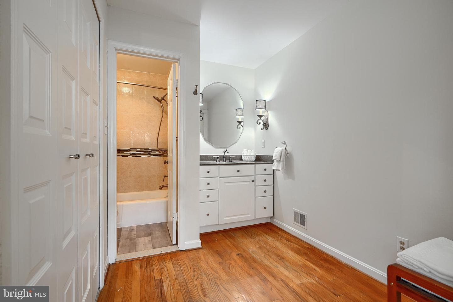 1112 W Joppa Road photo 18