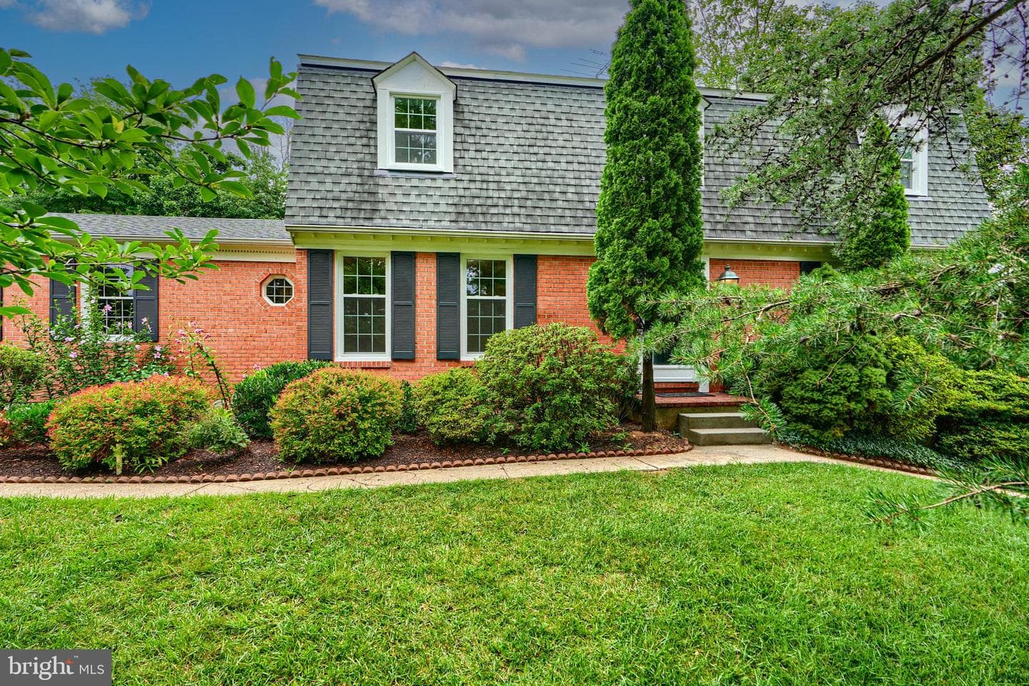 1112 W Joppa Road photo 2