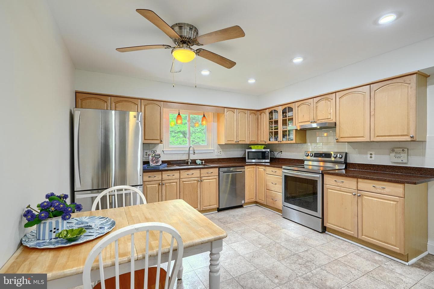 1112 W Joppa Road photo 7
