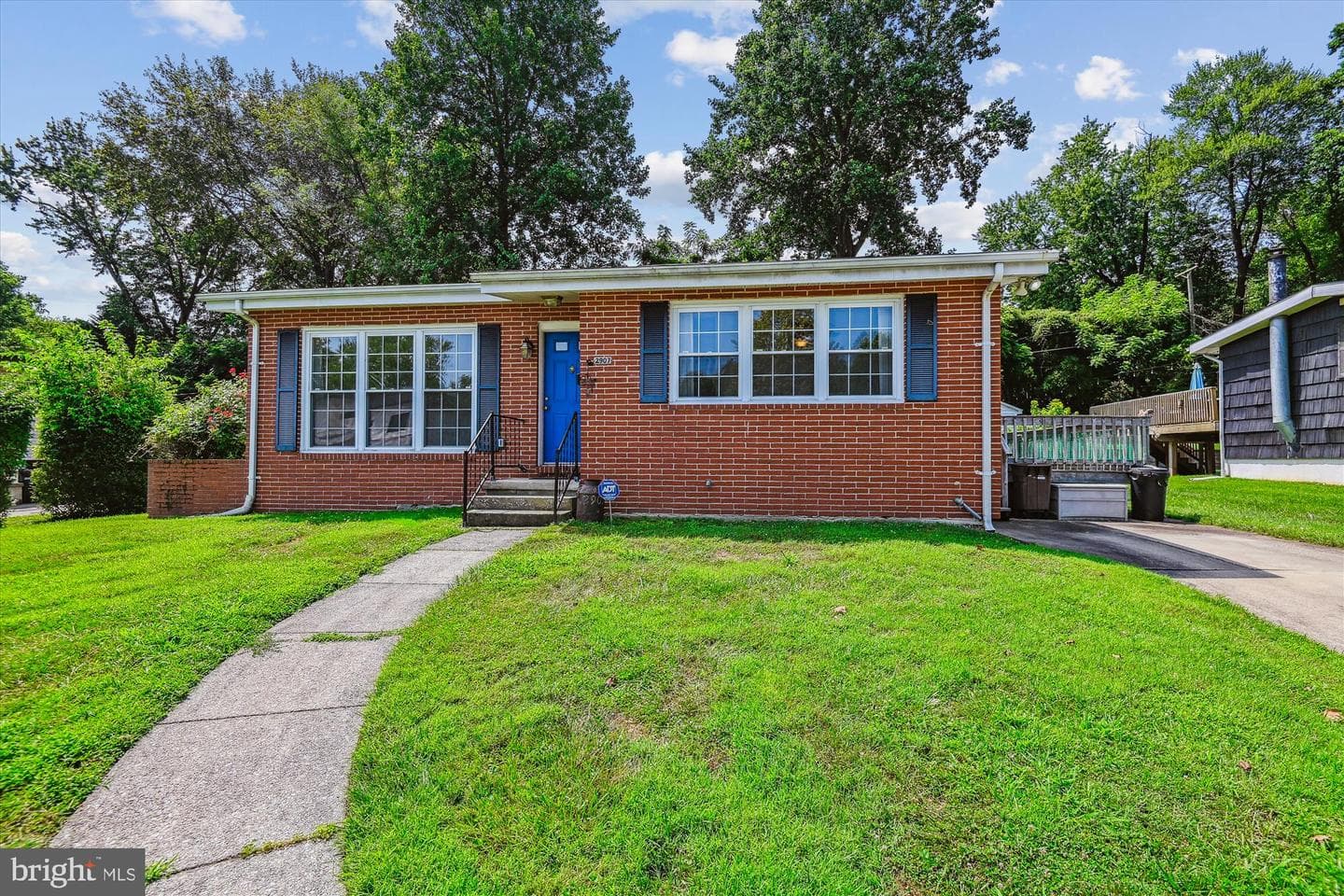 2907 Lightfoot Drive photo 1