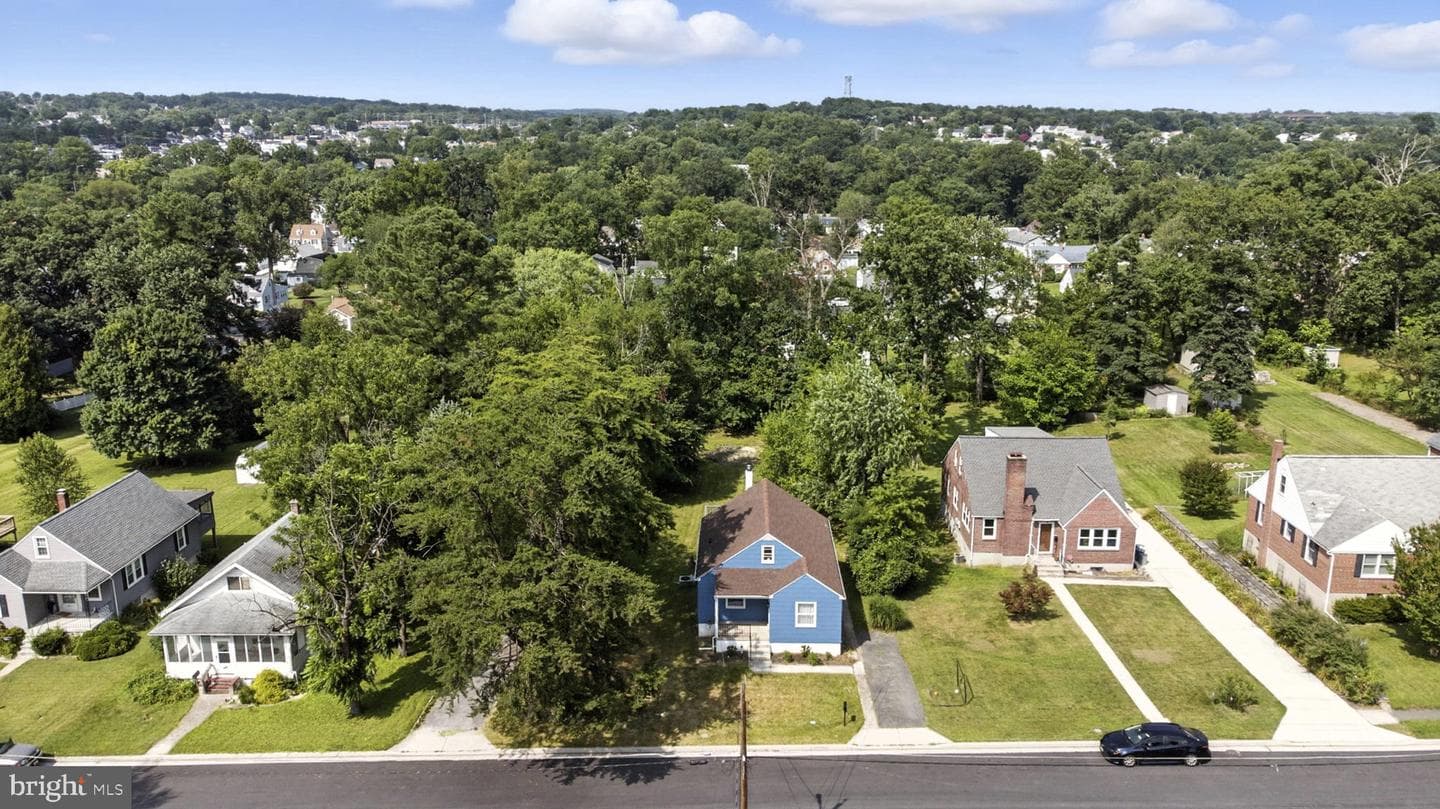 3042 Moreland Avenue photo 2