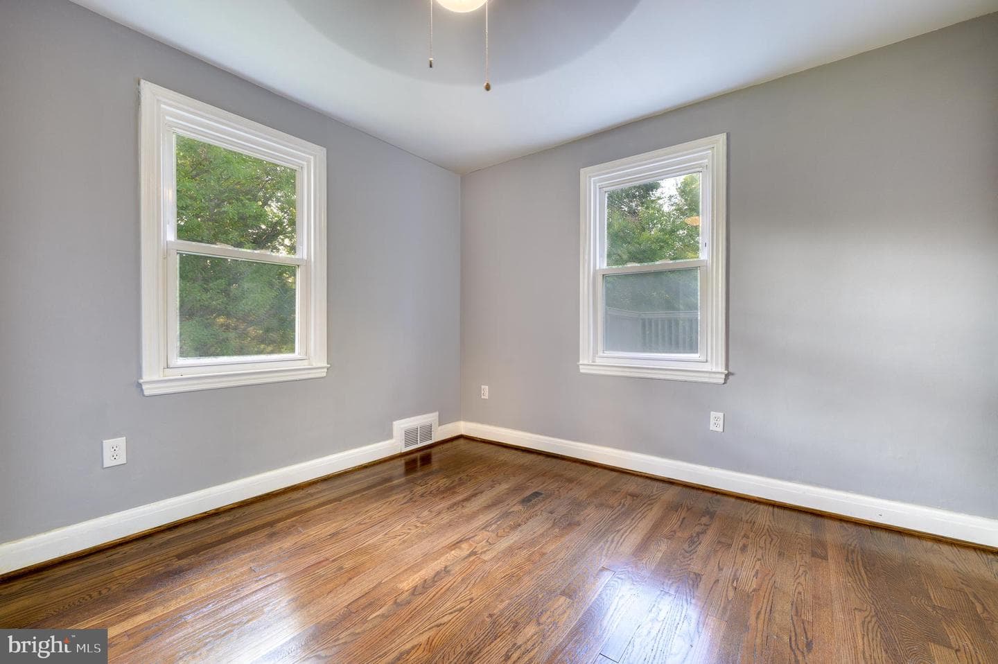 3042 Moreland Avenue photo 27