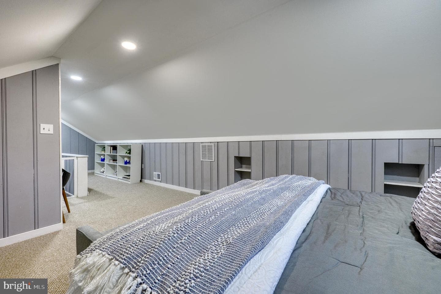 3042 Moreland Avenue photo 31