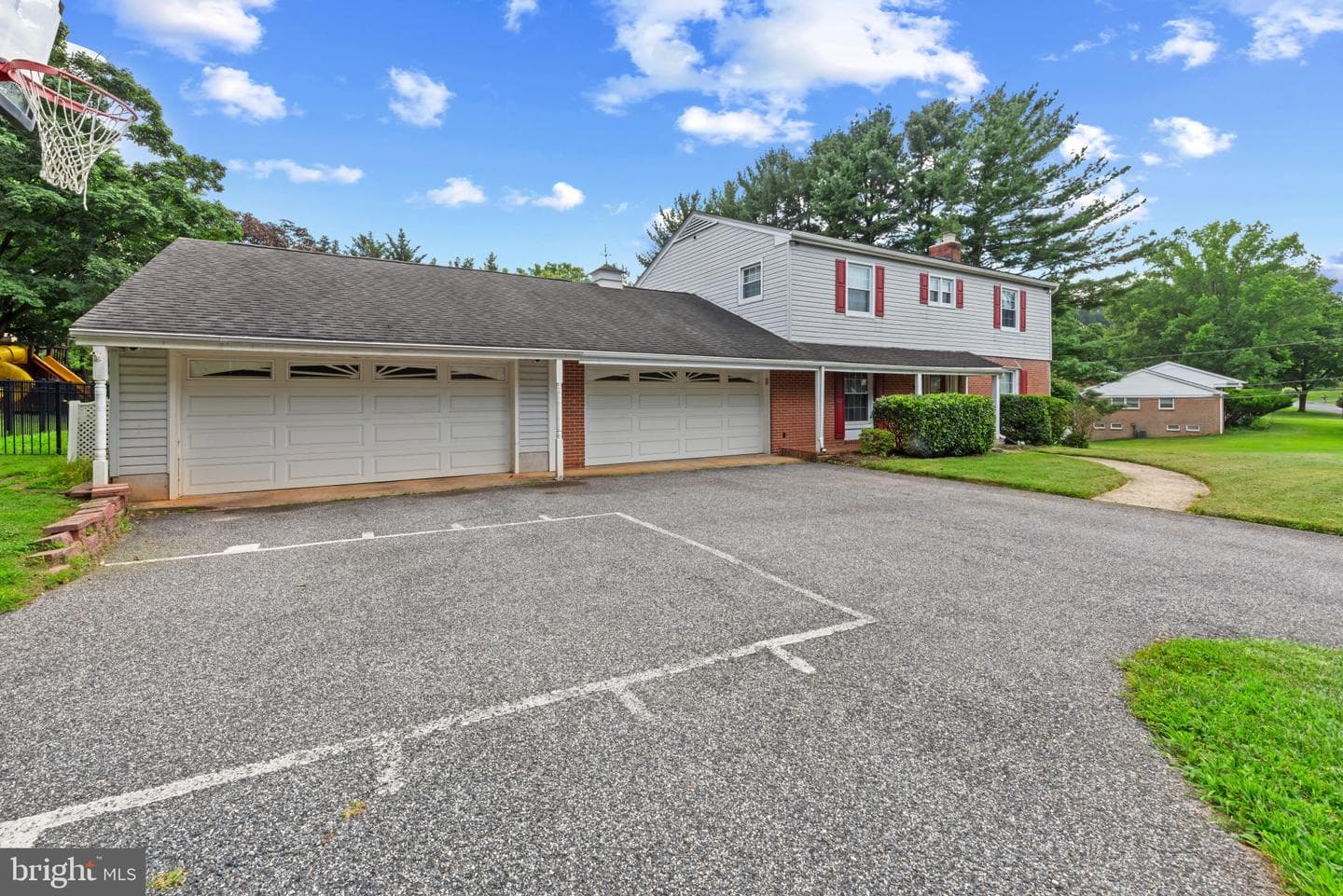 1309 Midmeadow Road photo 2