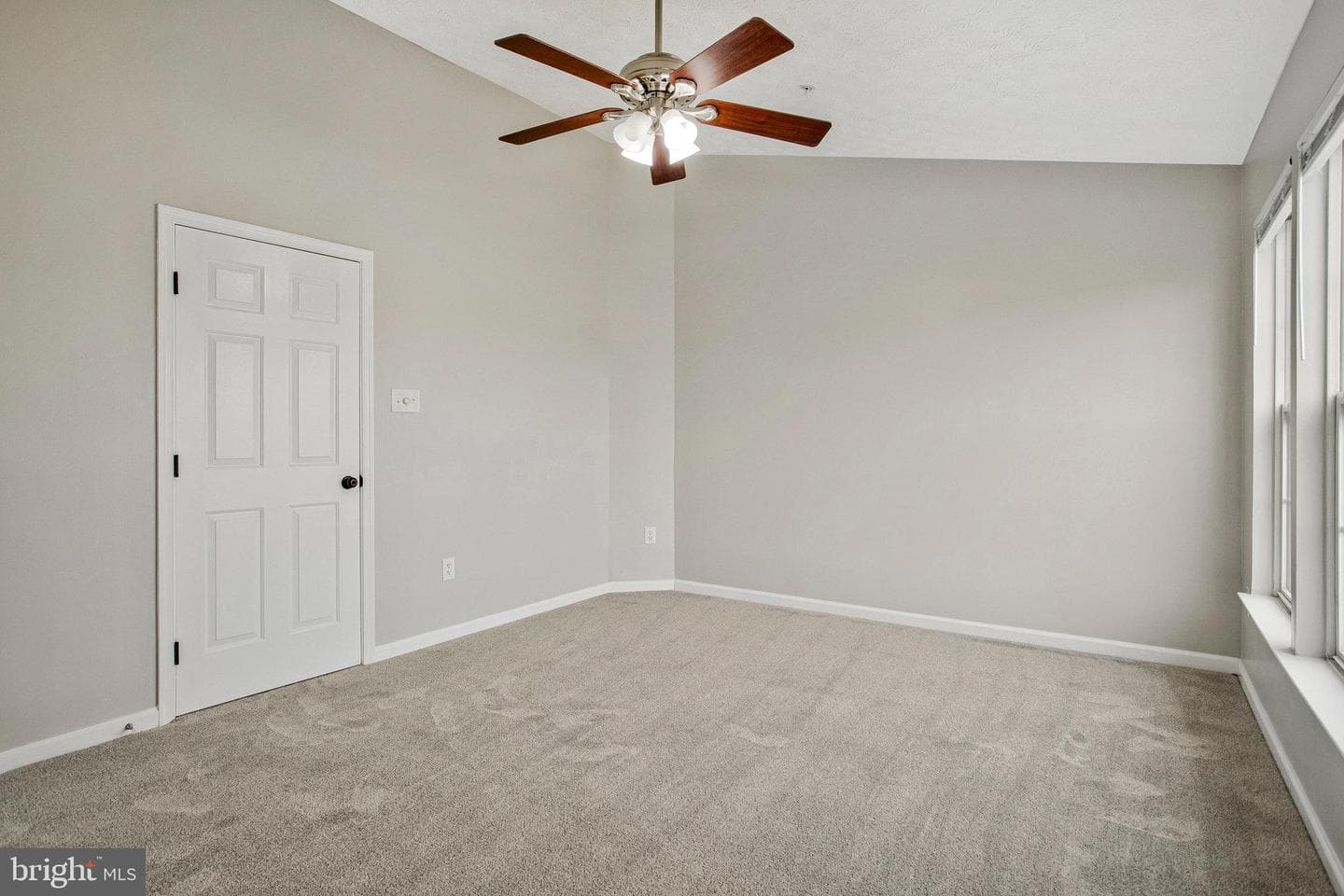 4527 Golden Meadow Drive photo 31