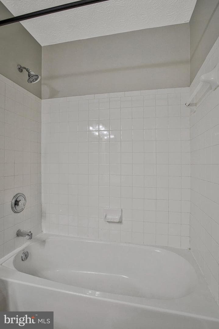 4527 Golden Meadow Drive photo 40