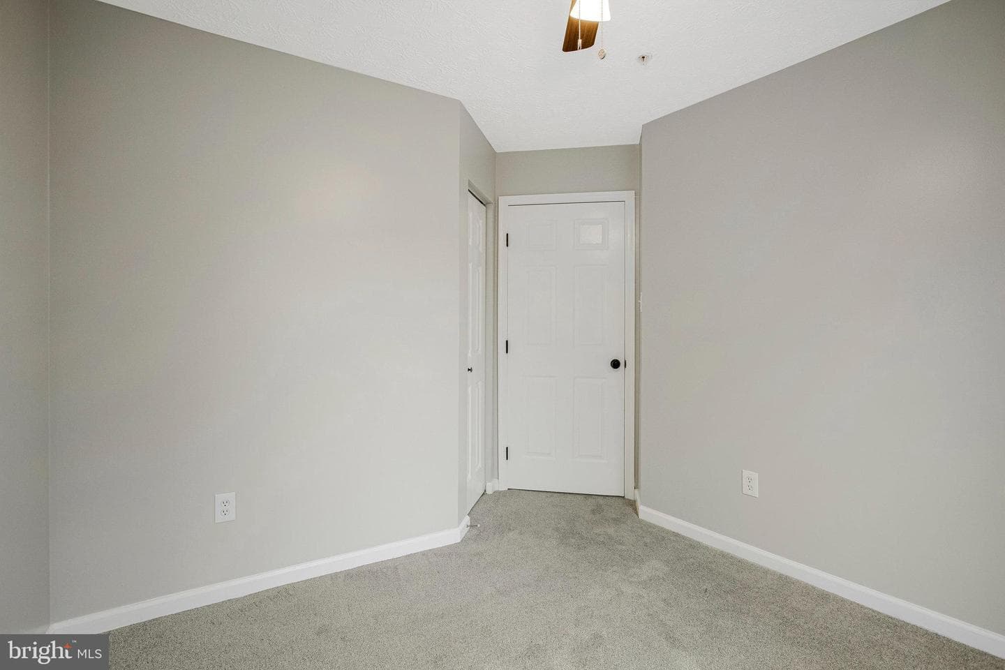 4527 Golden Meadow Drive photo 44