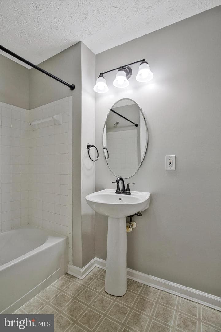 4527 Golden Meadow Drive photo 52