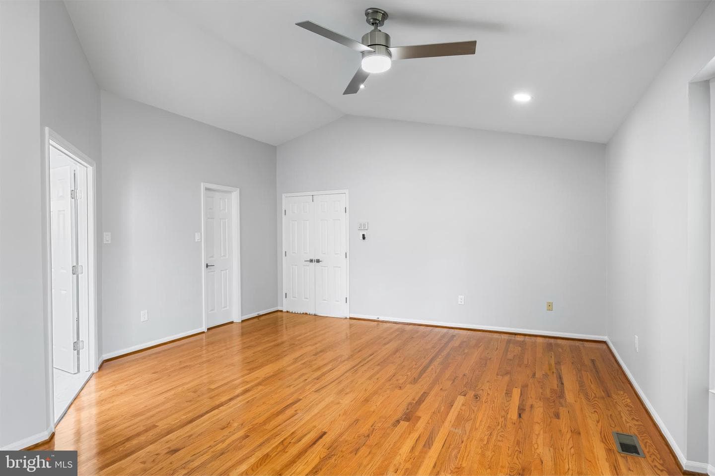 6 Wineleaf Court photo 24