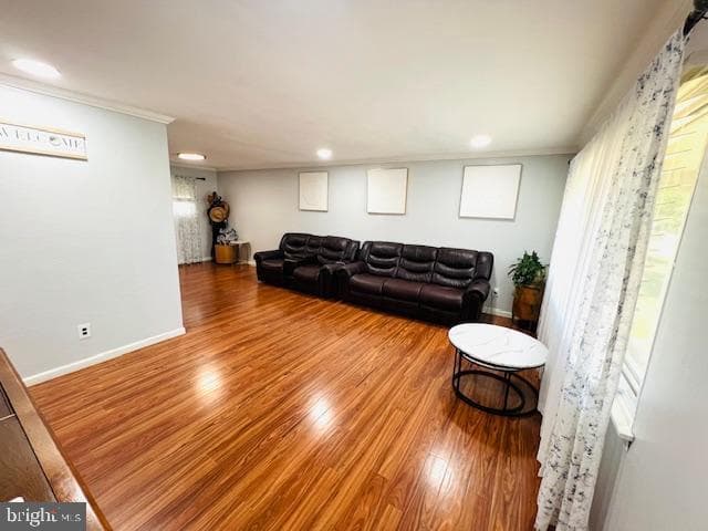 343 N Beaumont Avenue photo 4