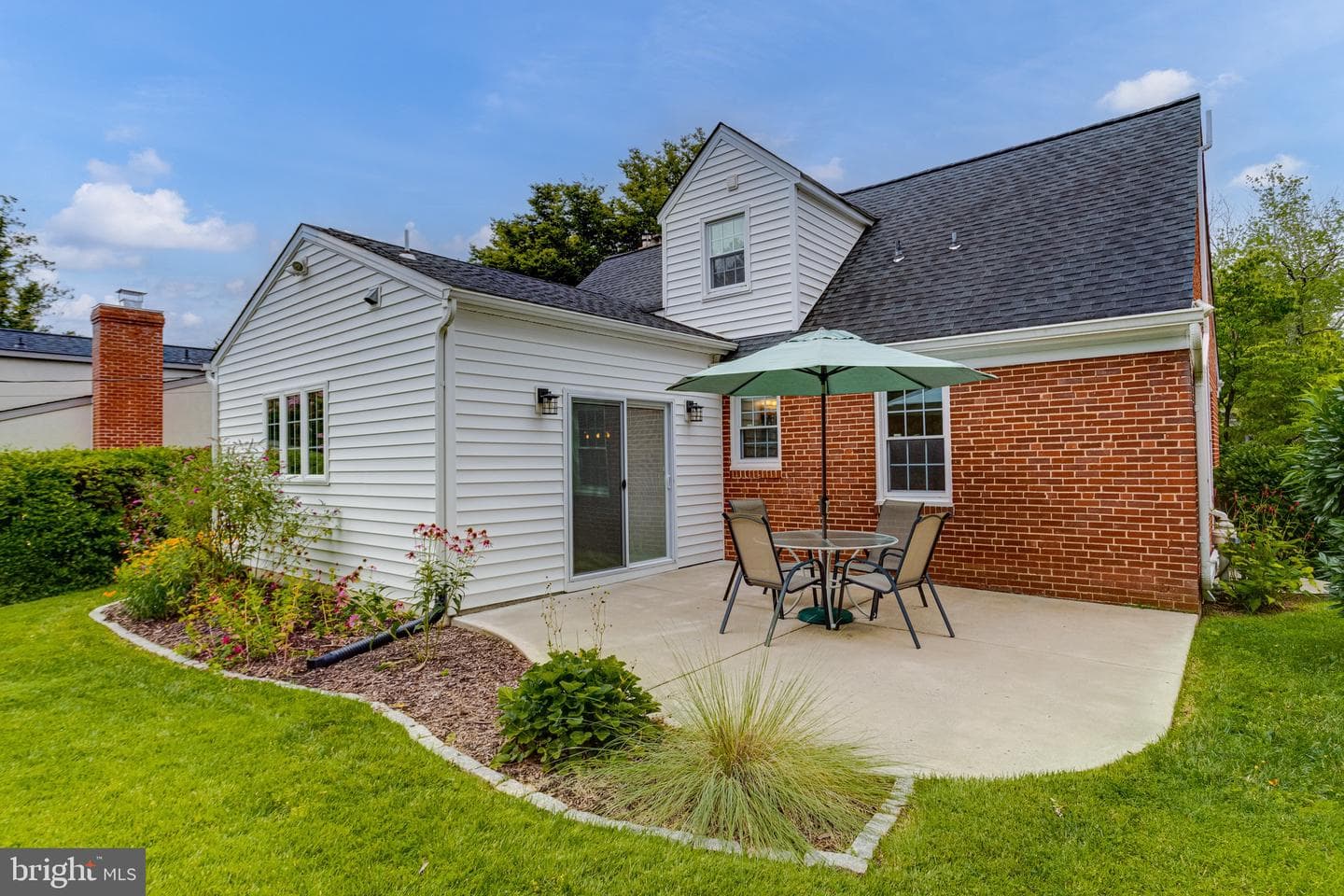 540 Piccadilly Road photo 4