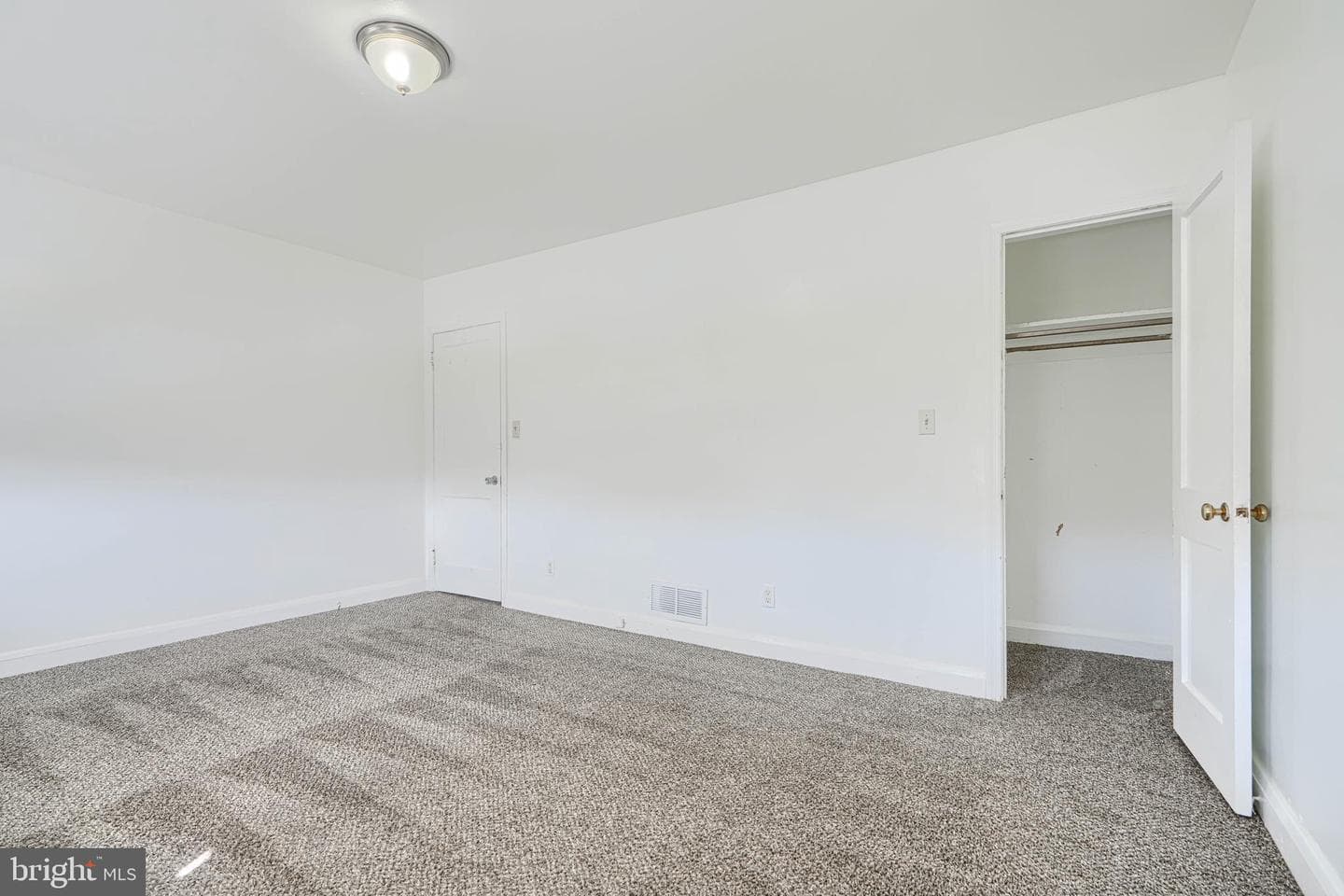 1020 Middlesex photo 18