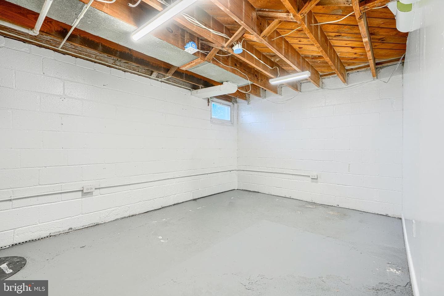 1020 Middlesex photo 22