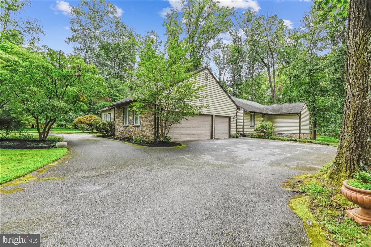 11541 Saint Davids Lane photo 46