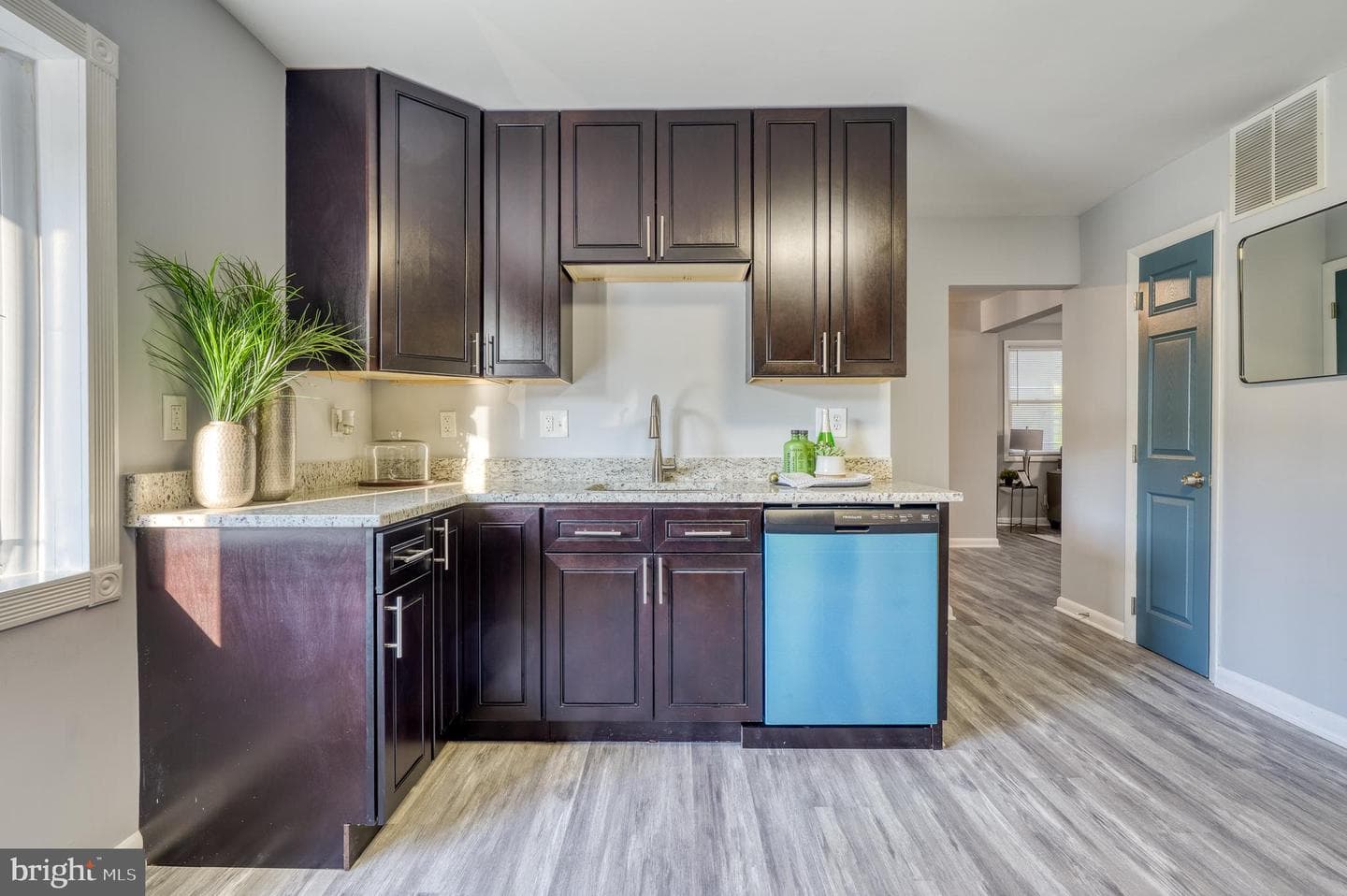 510 Middle River Road photo 20