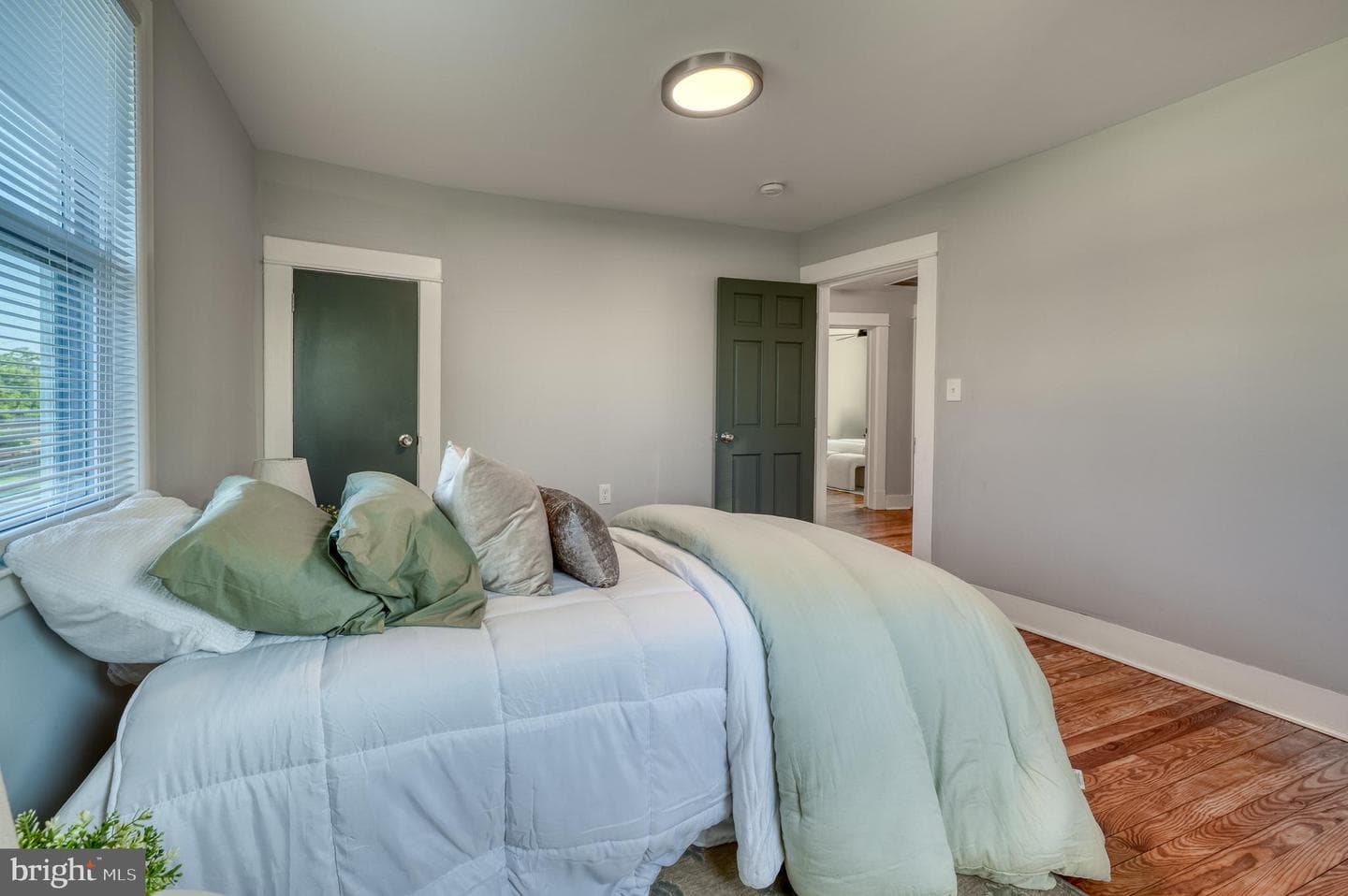 510 Middle River Road photo 36
