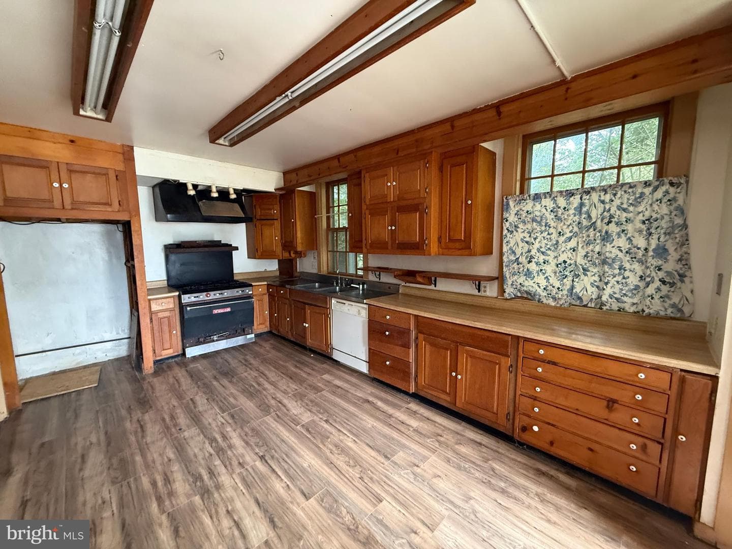10631 Jones Road photo 4