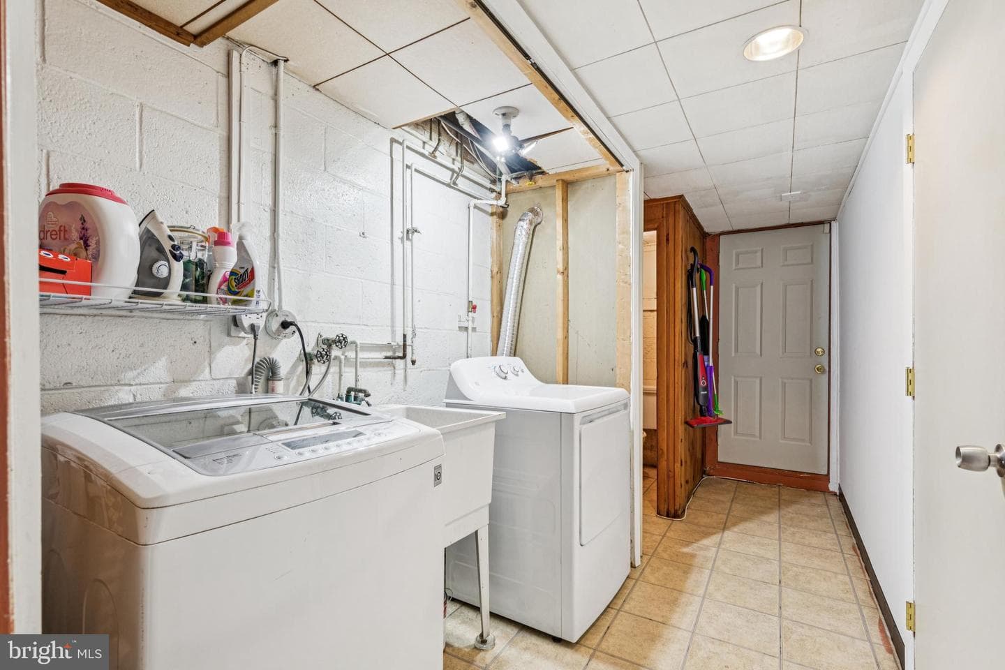 7102 Heathfield Road photo 32