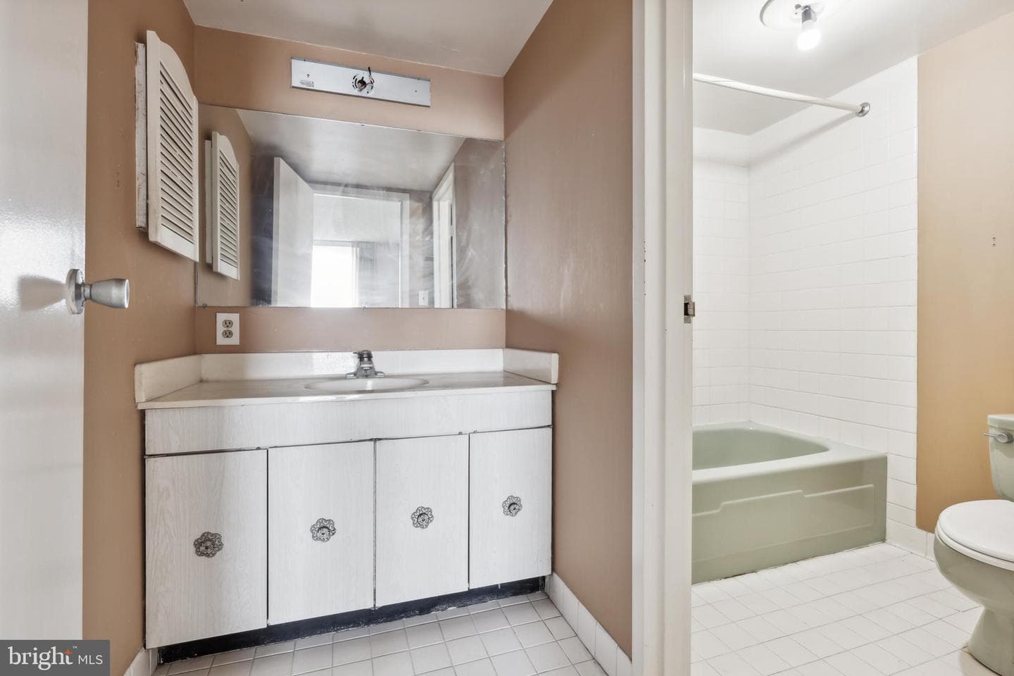 205 E Joppa Road #2401 photo 12