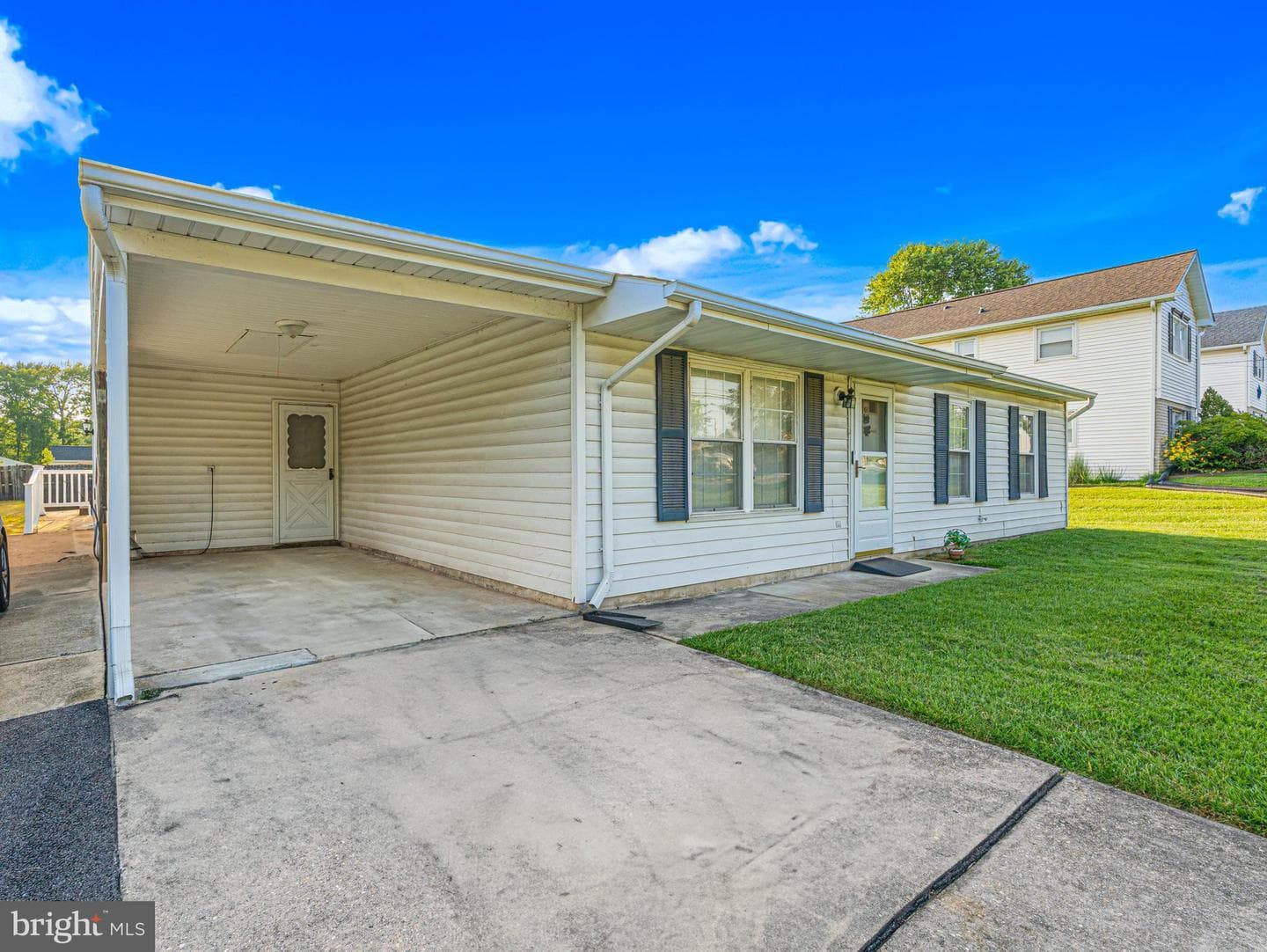 2318 Lodge Forest Drive photo 3