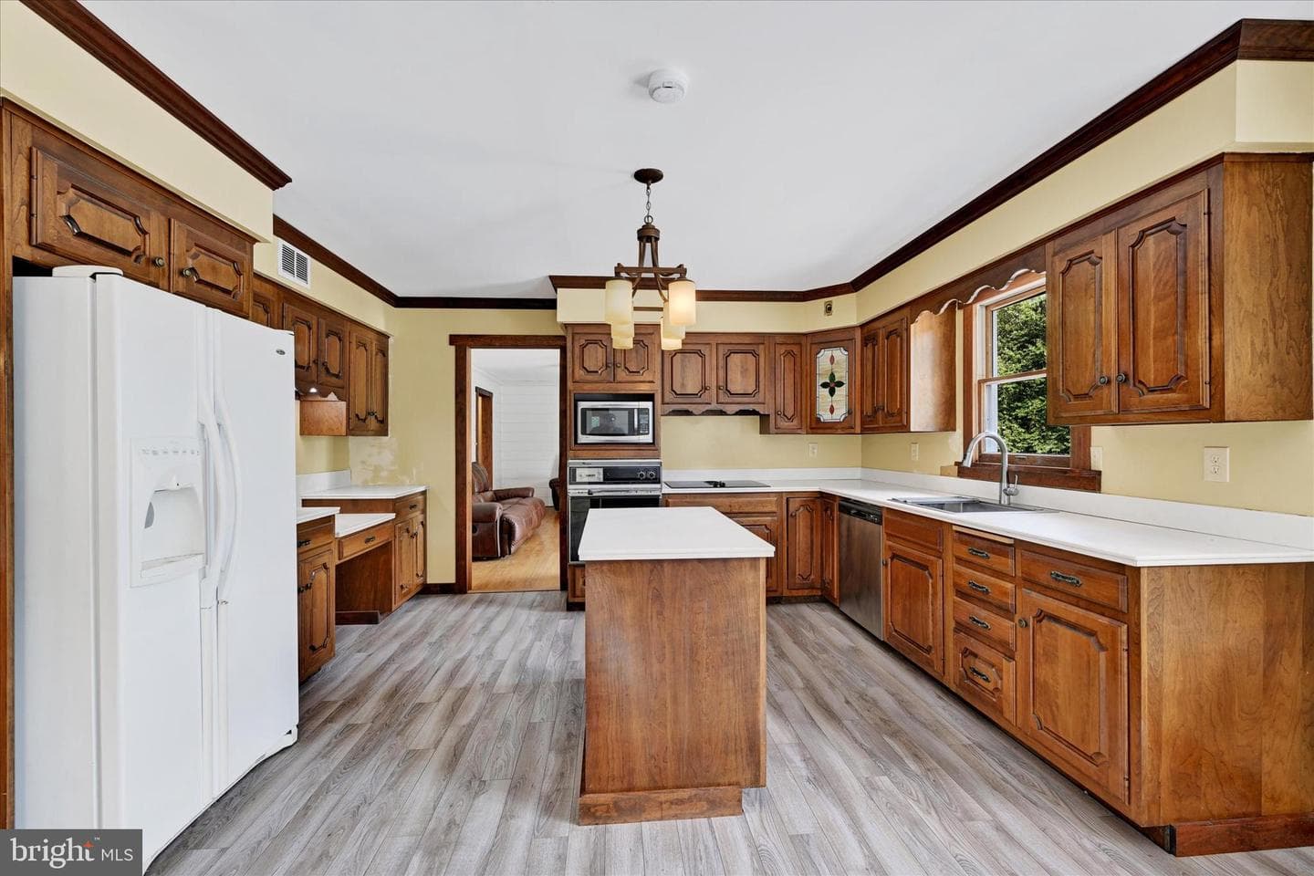 4005 Eland Road photo 8