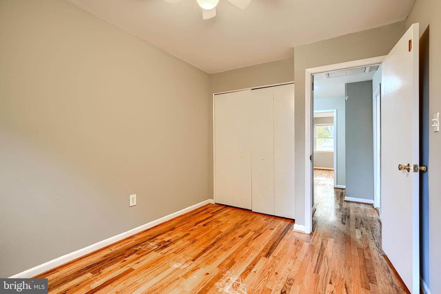 14 Englefield Square photo 19