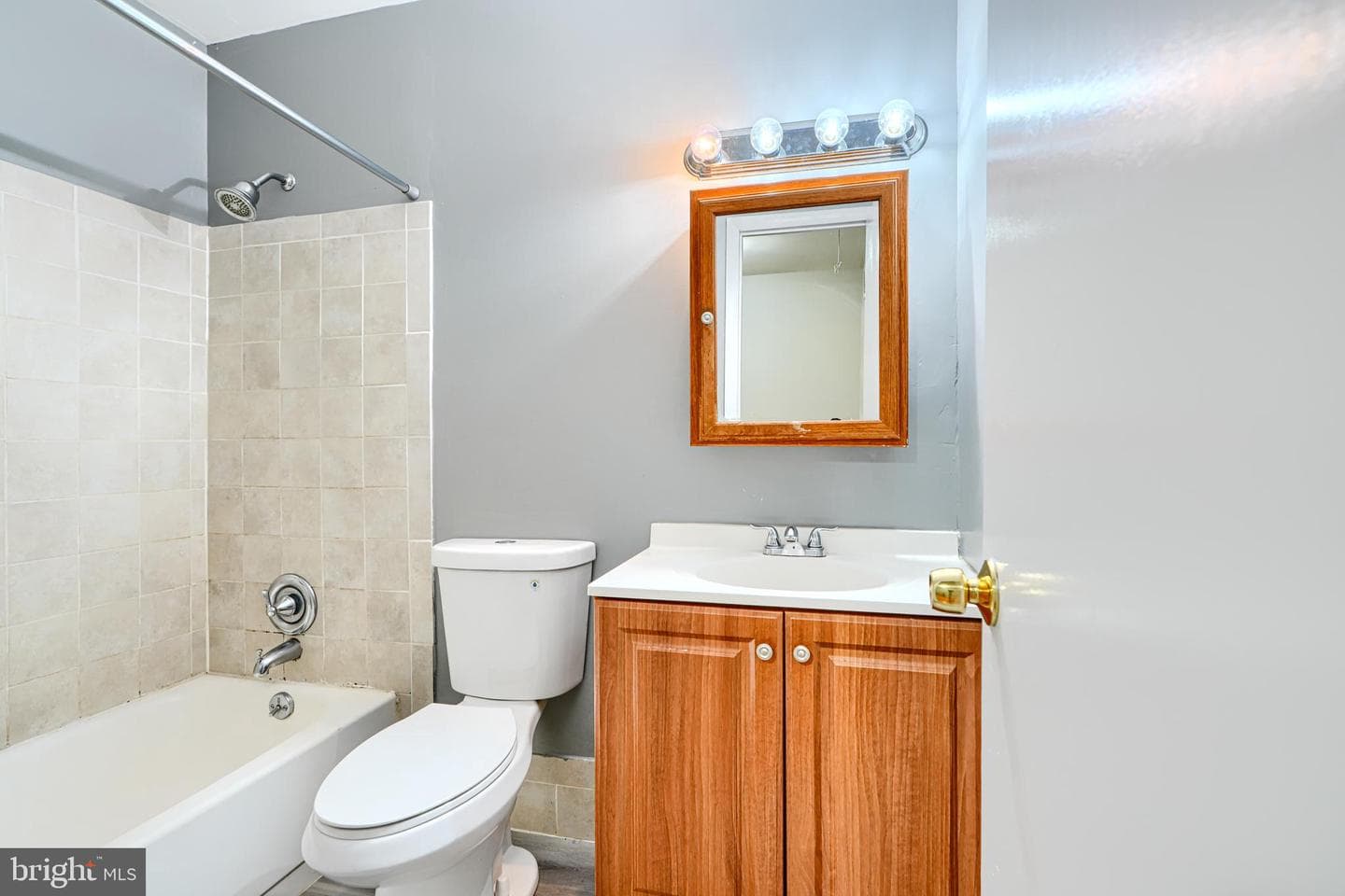14 Englefield Square photo 20