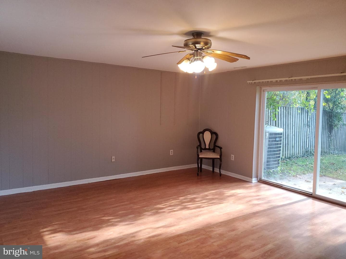 14 Englefield Square photo 21