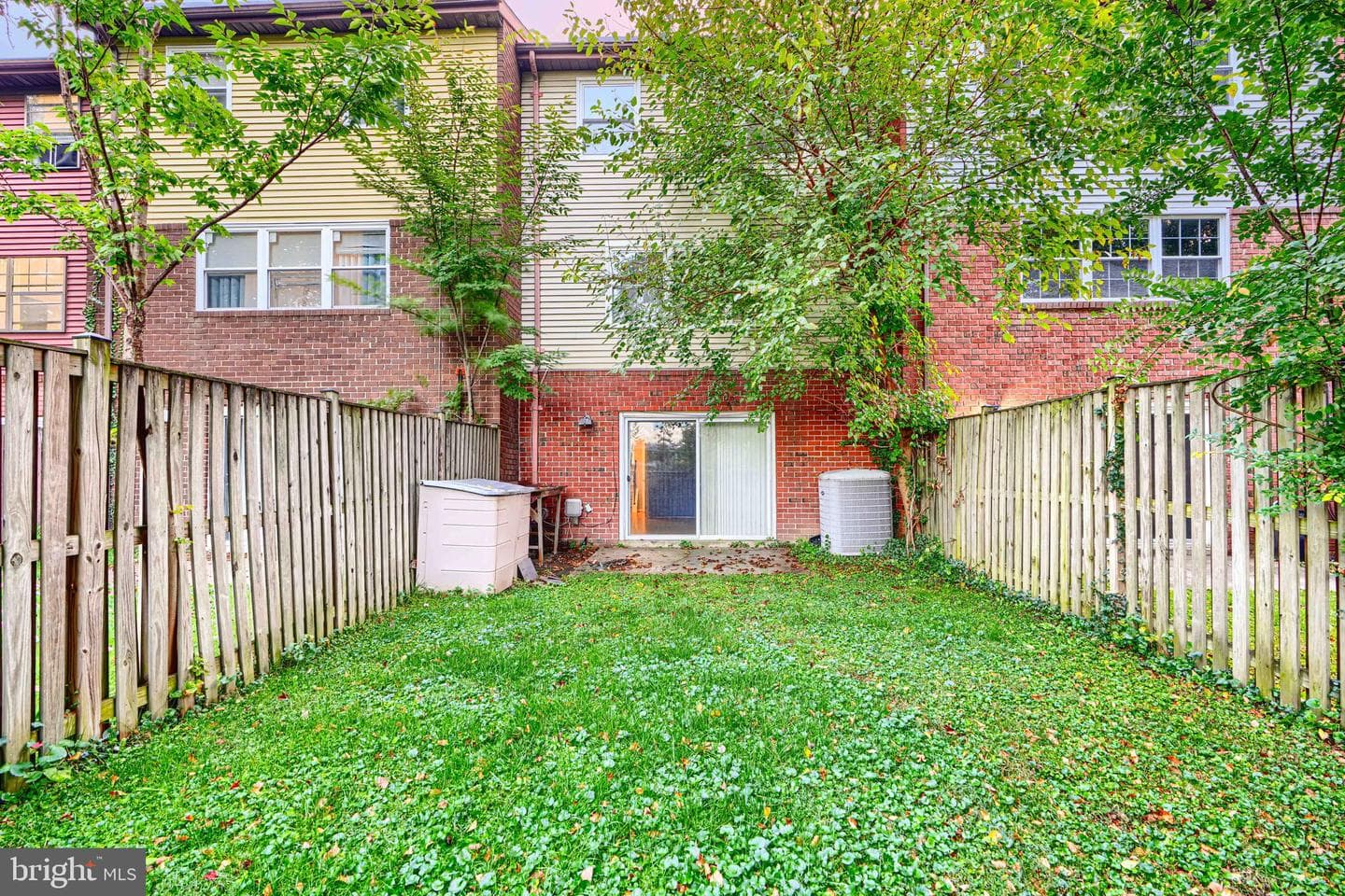 14 Englefield Square photo 27