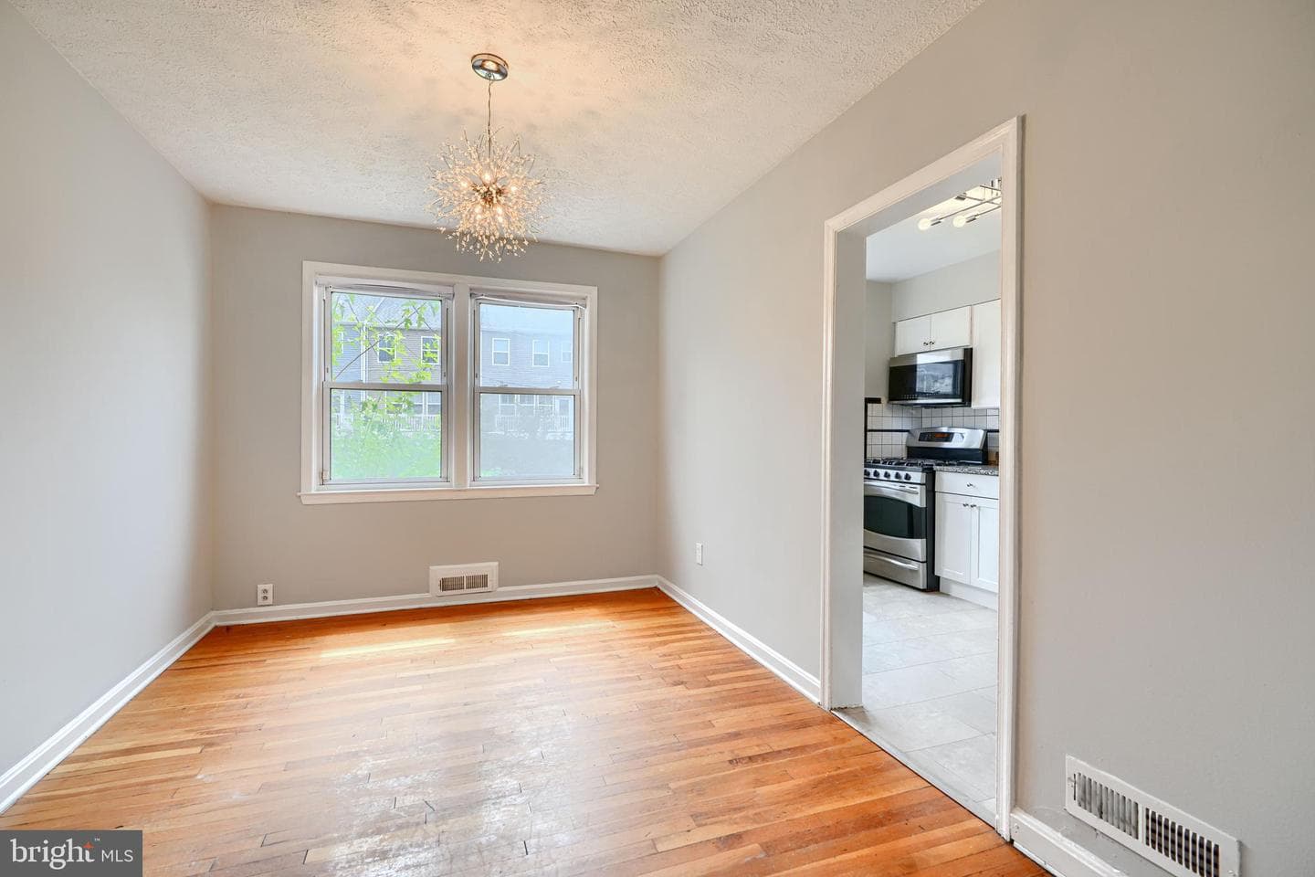 7 Cardinal Road photo 1