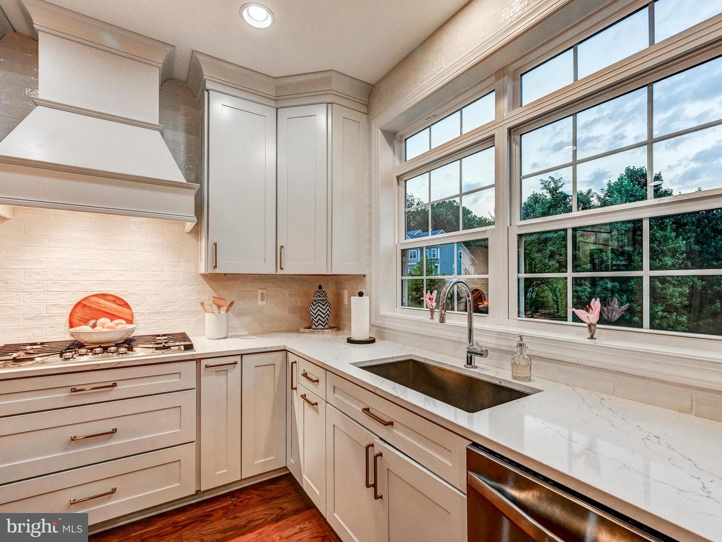 6724 Fairford Lane photo 13