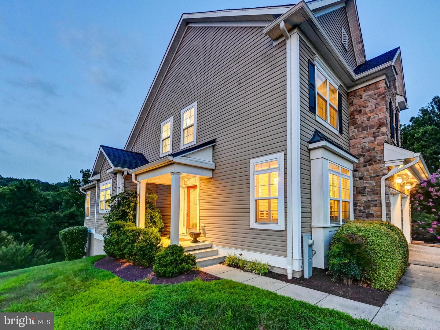 6724 Fairford Lane photo 4