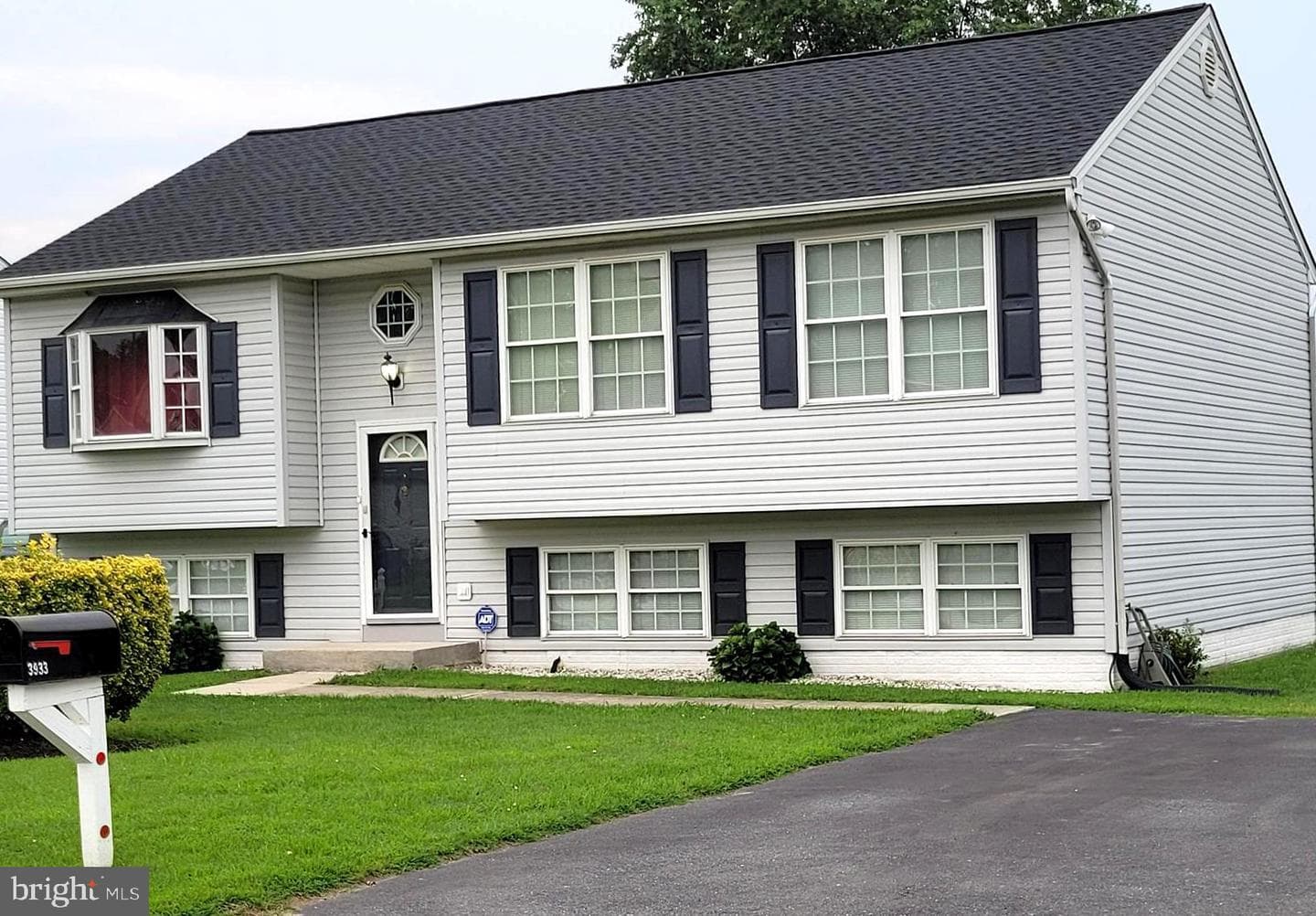 3933 N Point Road photo 2