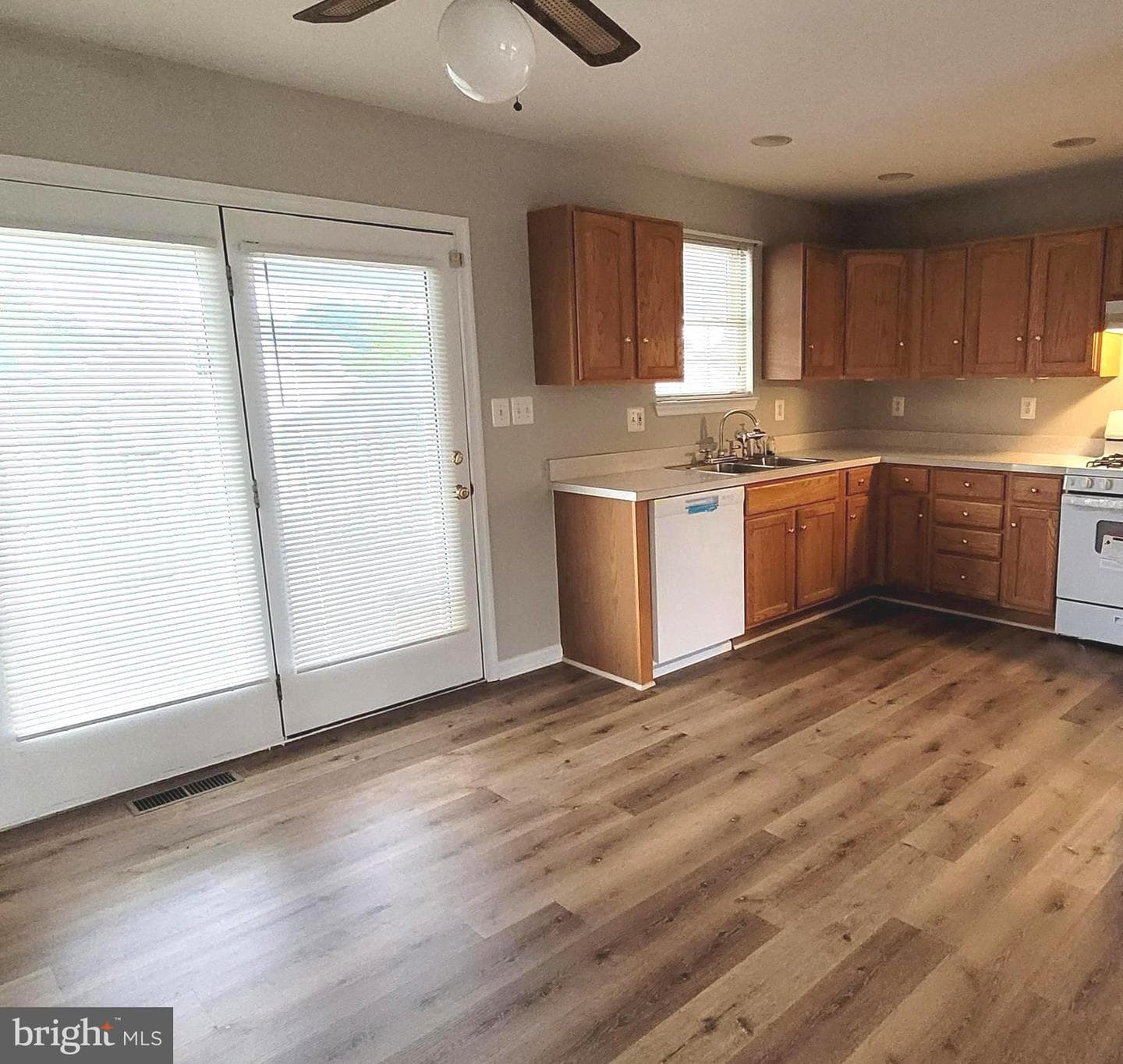 3933 N Point Road photo 21